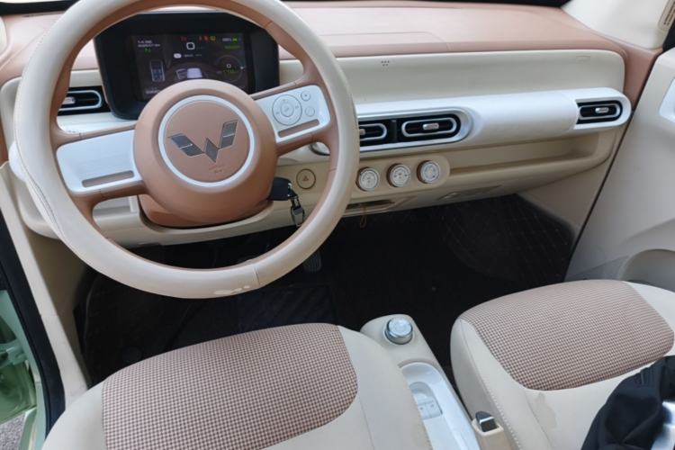 Used Wuling Hongguang MINIEV 2024 3rd Generation 215km Youth Edition Center Console