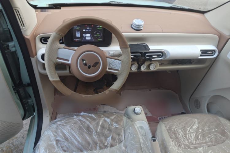 Used Wuling Hongguang MINIEV 2024 3rd Generation 215km Youth Edition Center Console