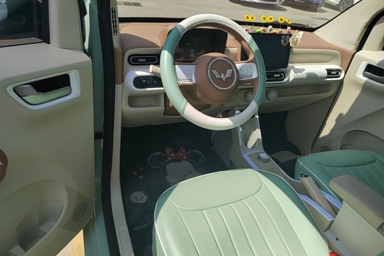 Used Wuling Hongguang MINIEV 2024 3rd Generation 215km Youth Edition Center Console