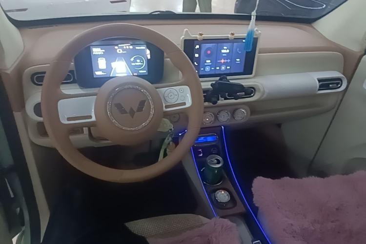 Used Wuling Hongguang MINIEV 2024 3rd Generation 215km Advanced Version Center Console