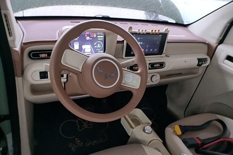 Used Wuling Hongguang MINIEV 2024 3rd Generation 170 km Center Console