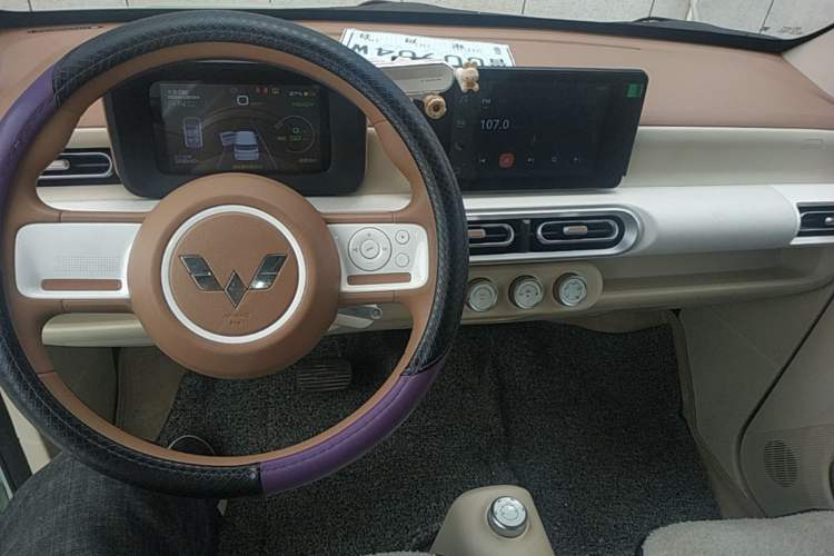 Used Wuling Hongguang MINIEV 2024 3rd Generation 215km Advanced Version Center Console