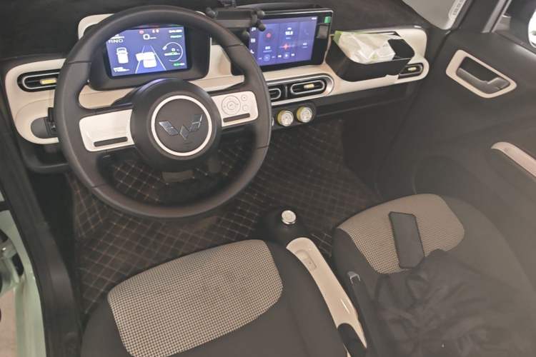 Used Wuling Hongguang MINIEV 2024 3rd Generation 215km Advanced Version Center Console