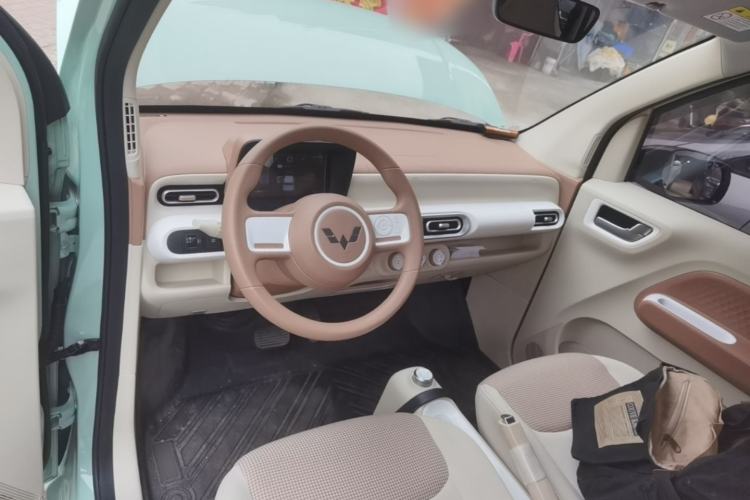 Used Wuling Hongguang MINIEV 2024 3rd Generation 215km Youth Edition Center Console
