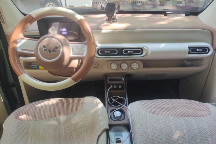 Used Wuling Hongguang MINIEV 2024 3rd Generation 215km Youth Edition Center Console