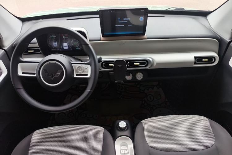 Used Wuling Hongguang MINIEV 2024 3rd Generation 215km Youth Edition Center Console