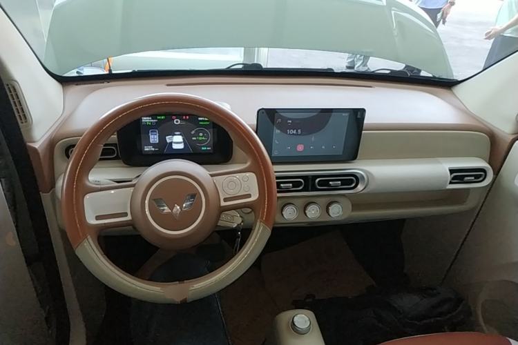 Used Wuling Hongguang MINIEV 2024 3rd Generation 215km Advanced Version Center Console