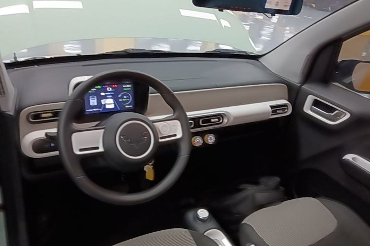 Used Wuling Hongguang MINIEV 2024 3rd Generation 215km Youth Edition Center Console