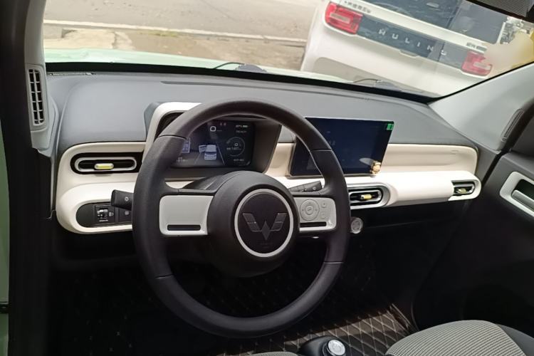 Used Wuling Hongguang MINIEV 2024 3rd Generation 215km Advanced Version Center Console