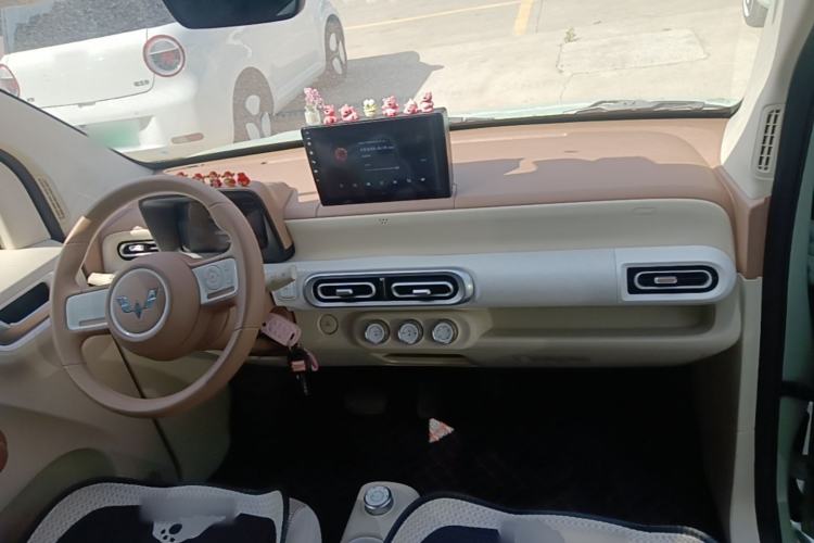 Used Wuling Hongguang MINIEV 2024 3rd Generation 215km Youth Edition Center Console
