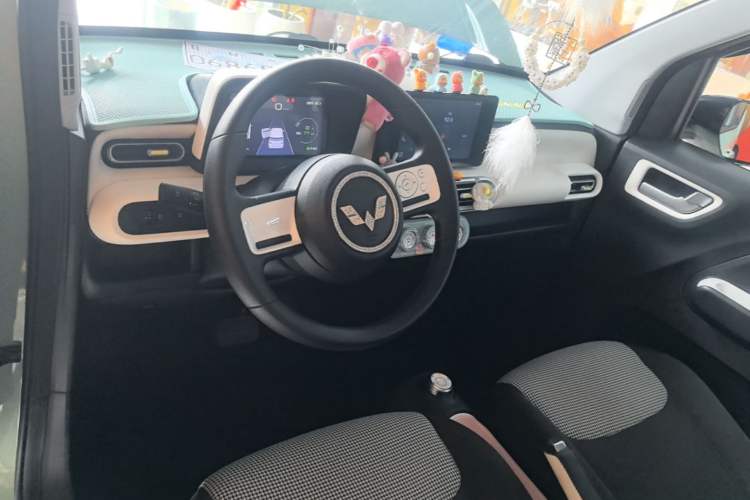 Used Wuling Hongguang MINIEV 2024 3rd Generation 215km Advanced Version Center Console