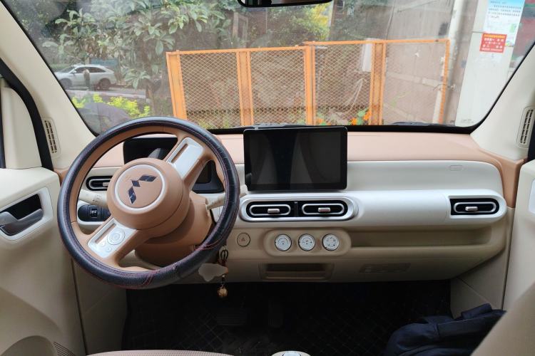Used Wuling Hongguang MINIEV 2024 3rd Generation 215km Youth Edition Center Console