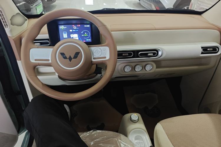 Used Wuling Hongguang MINIEV 2024 3rd Generation 215km Youth Edition Center Console