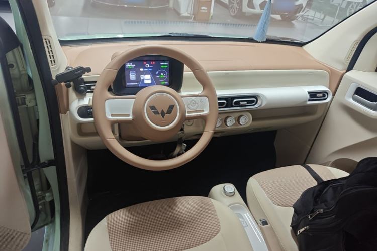 Used Wuling Hongguang MINIEV 2024 3rd Generation 215km Youth Edition Center Console