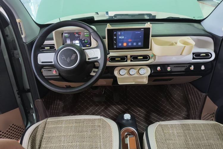 Used Wuling Hongguang MINIEV 2024 3rd Generation 215km Advanced Version Center Console
