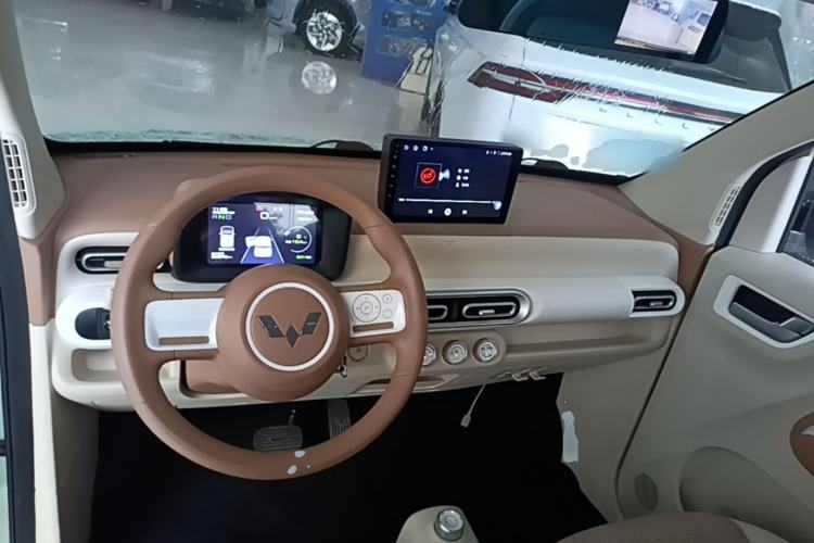 Used Wuling Hongguang MINIEV 2024 3rd Generation 215km Youth Edition Center Console