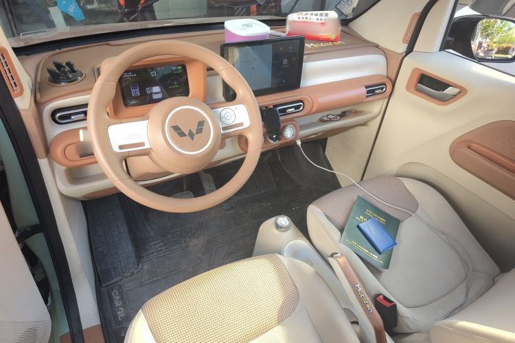 Used Wuling Hongguang MINIEV 2024 3rd Generation 215km Youth Edition Center Console