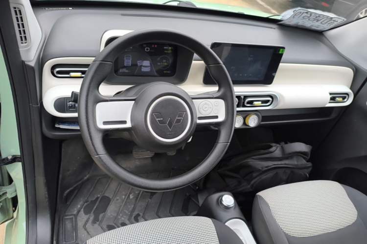 Used Wuling Hongguang MINIEV 2024 3rd Generation 215km Advanced Version Center Console