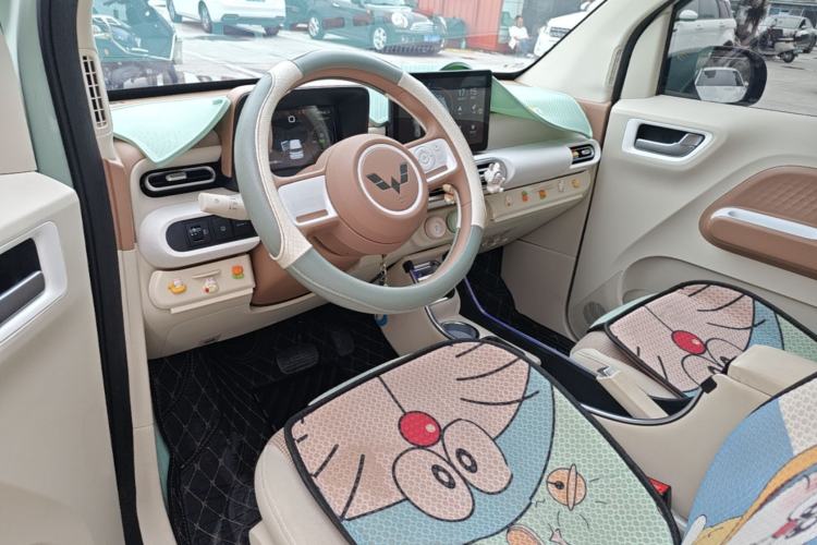 Used Wuling Hongguang MINIEV 2024 3rd Generation 215km Youth Edition Center Console