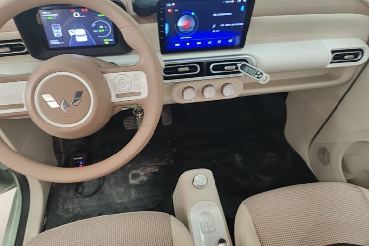 Used Wuling Hongguang MINIEV 2024 3rd Generation 215km Youth Edition Center Console