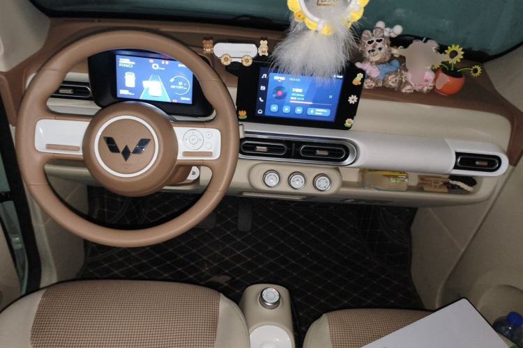 Used Wuling Hongguang MINIEV 2024 3rd Generation 215km Youth Edition Center Console