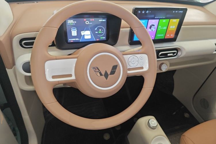 Used Wuling Hongguang MINIEV 2024 3rd Generation 215km Youth Edition Center Console
