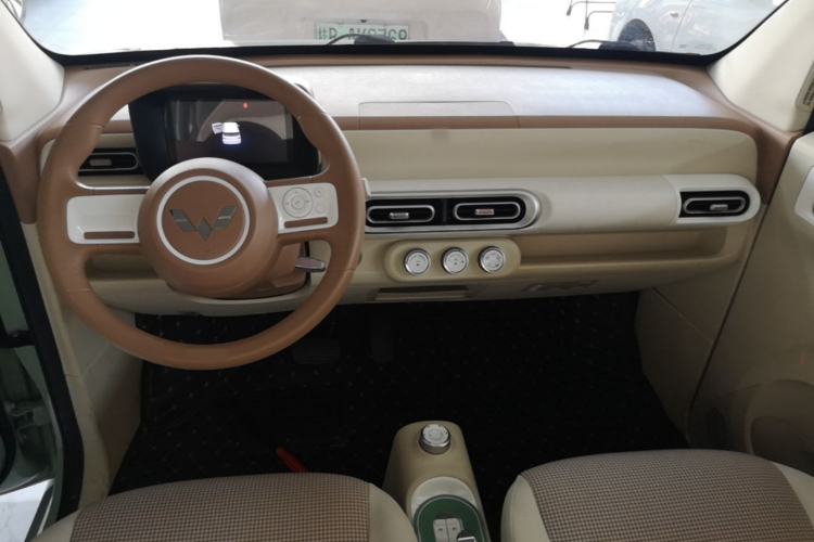 Used Wuling Hongguang MINIEV 2024 3rd Generation 215km Youth Edition Center Console