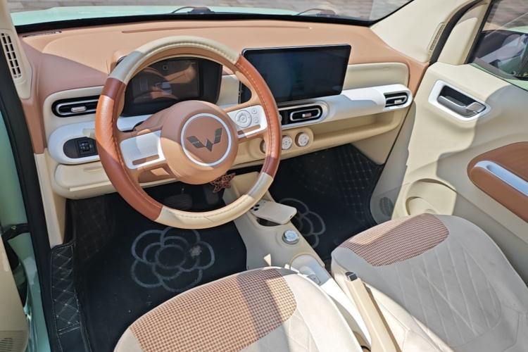 Used Wuling Hongguang MINIEV 2024 3rd Generation 215km Youth Edition Center Console
