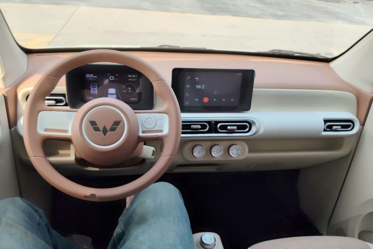 Used Wuling Hongguang MINIEV 2024 3rd Generation 170 km Center Console