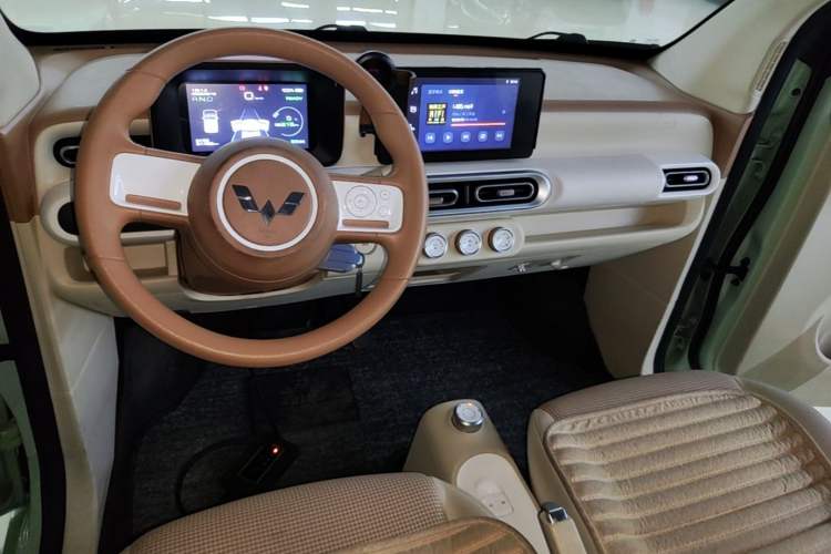 Used Wuling Hongguang MINIEV 2024 3rd Generation 215km Advanced Version Center Console