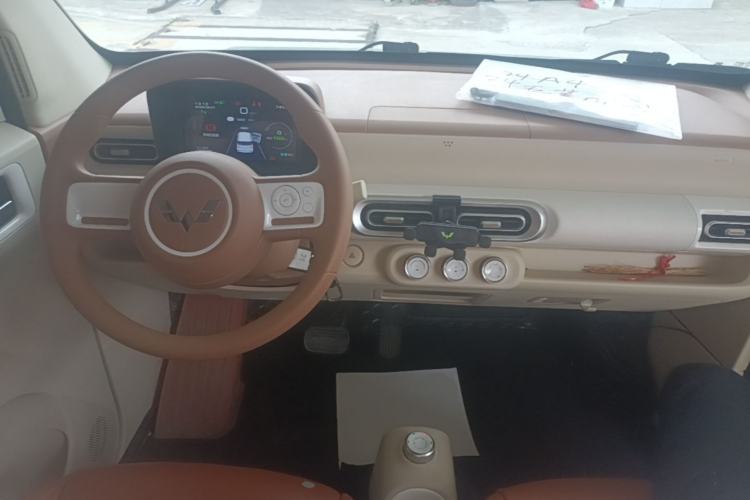 Used Wuling Hongguang MINIEV 2024 3rd Generation 215km Youth Edition Center Console