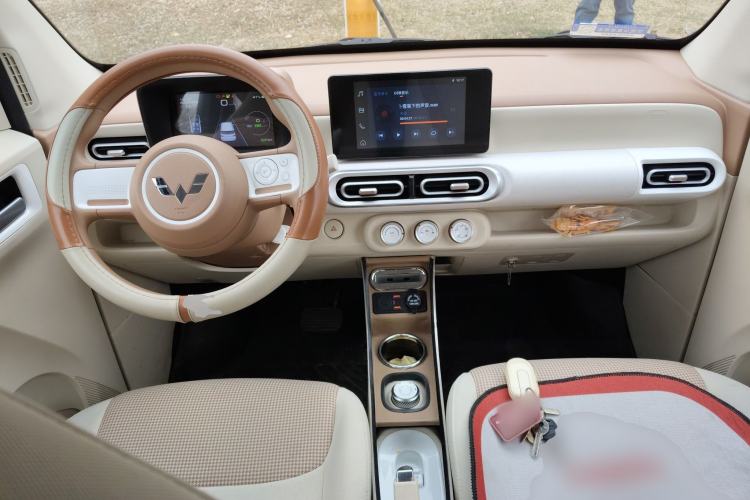 Used Wuling Hongguang MINIEV 2024 3rd Generation 215km Advanced Version Center Console