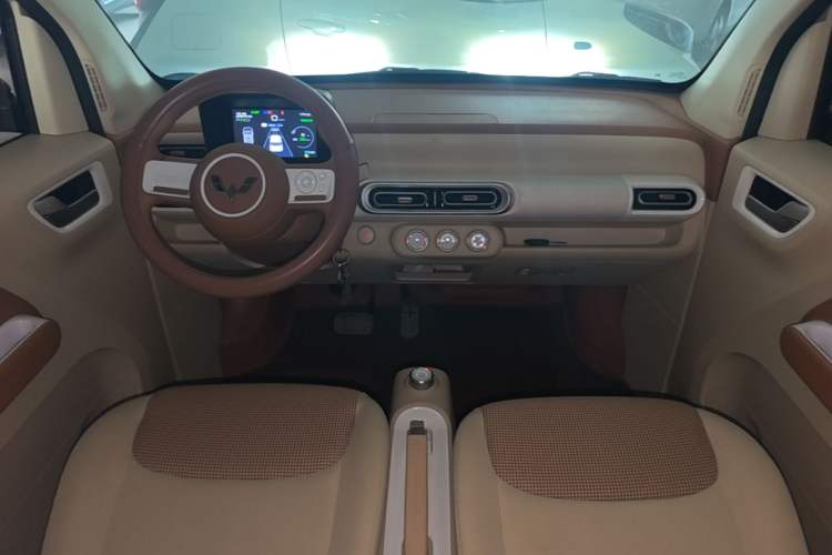 Used Wuling Hongguang MINIEV 2024 3rd Generation 215km Youth Edition Center Console