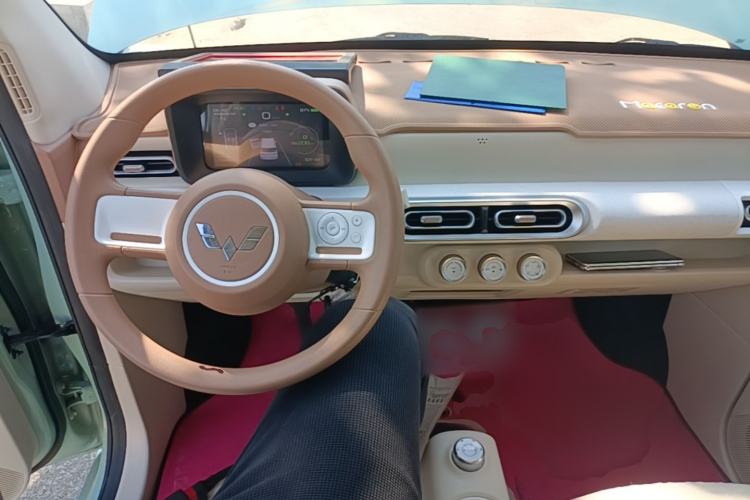 Used Wuling Hongguang MINIEV 2024 3rd Generation 215km Youth Edition Center Console