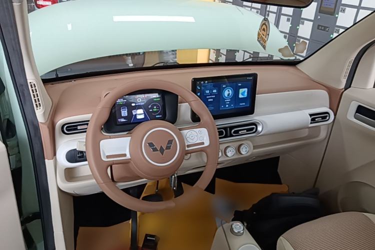 Used Wuling Hongguang MINIEV 2024 3rd Generation 215km Youth Edition Center Console