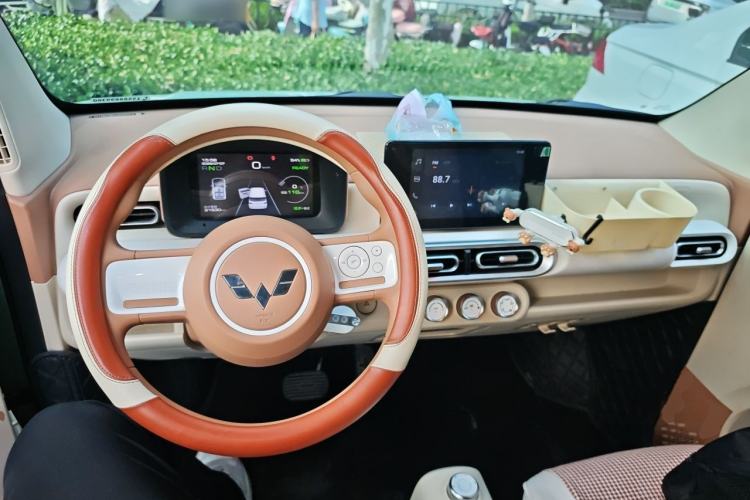 Used Wuling Hongguang MINIEV 2024 3rd Generation 215km Advanced Version Center Console