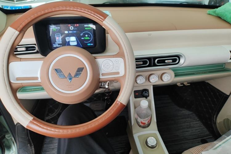 Used Wuling Hongguang MINIEV 2024 3rd Generation 215km Youth Edition Center Console
