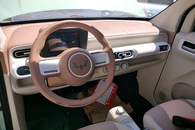 Used Wuling Hongguang MINIEV 2024 3rd Generation 215km Youth Edition Center Console