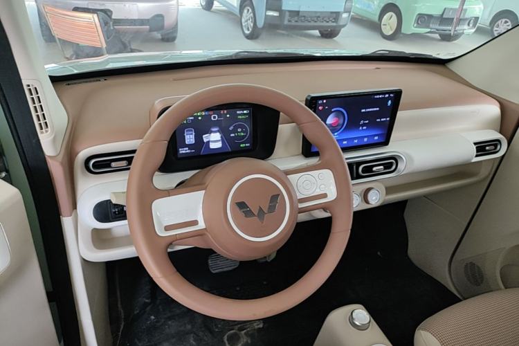 Used Wuling Hongguang MINIEV 2024 3rd Generation 215km Youth Edition Center Console