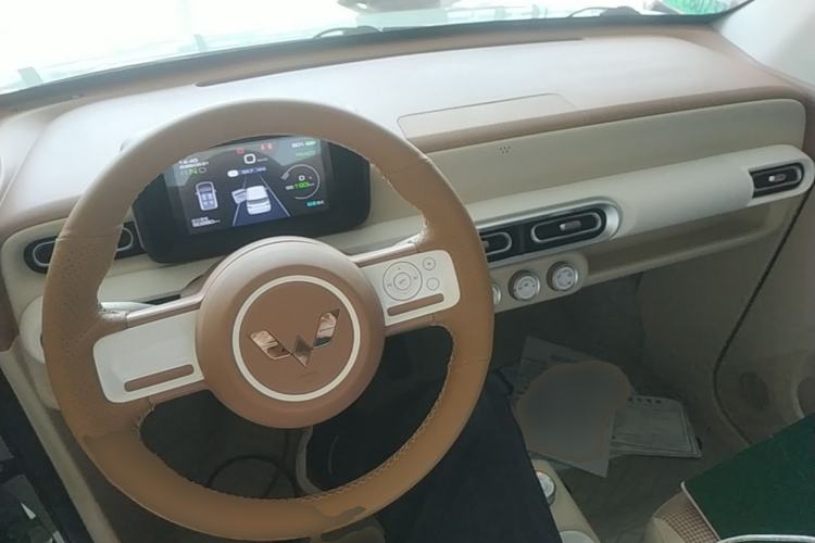 Used Wuling Hongguang MINIEV 2024 3rd Generation 215km Youth Edition Center Console