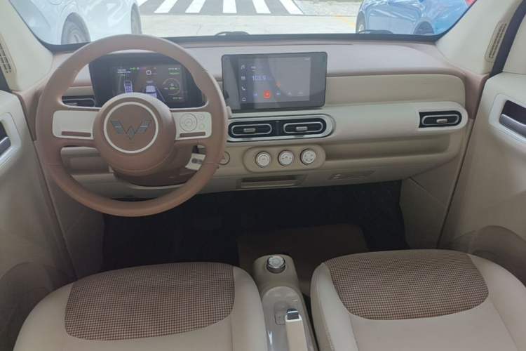 Used Wuling Hongguang MINIEV 2024 3rd Generation 215km Advanced Version Center Console