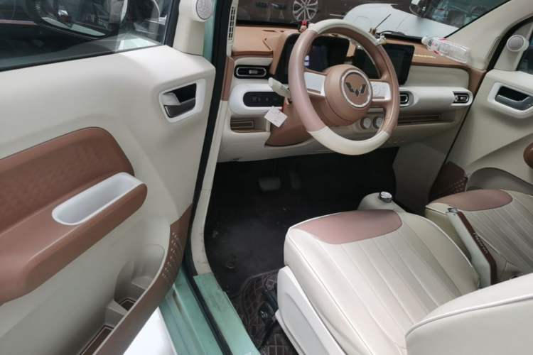 Used Wuling Hongguang MINIEV 2024 3rd Generation 215km Advanced Version Driver Seat