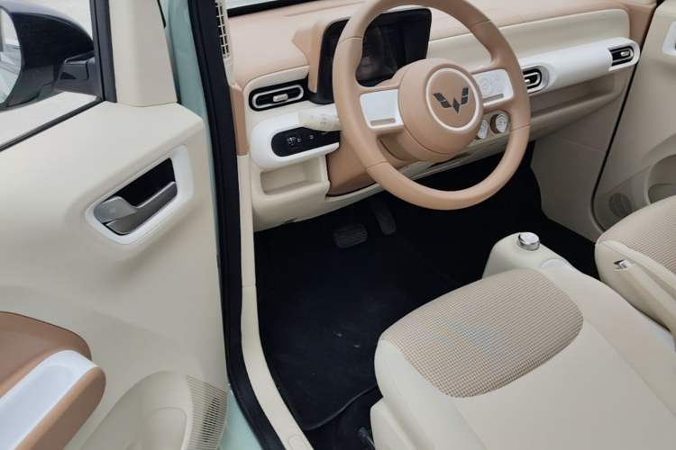 Used Wuling Hongguang MINIEV 2024 3rd Generation 215km Youth Edition Driver Seat
