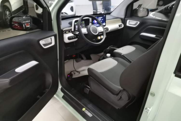 Used Wuling Hongguang MINIEV 2024 3rd Generation 215km Youth Edition Driver Seat