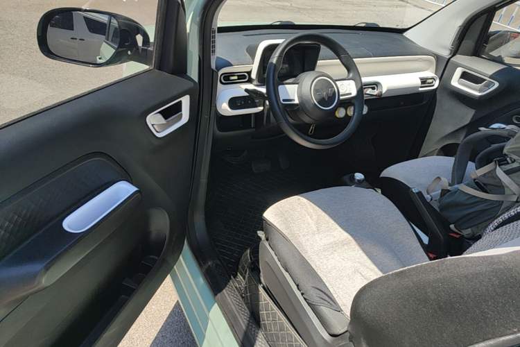Used Wuling Hongguang MINIEV 2024 3rd Generation 215km Youth Edition Driver Seat
