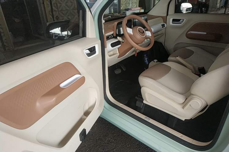 Used Wuling Hongguang MINIEV 2024 3rd Generation 215km Advanced Version Driver Seat