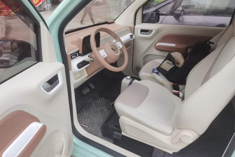 Used Wuling Hongguang MINIEV 2024 3rd Generation 215km Youth Edition Driver Seat