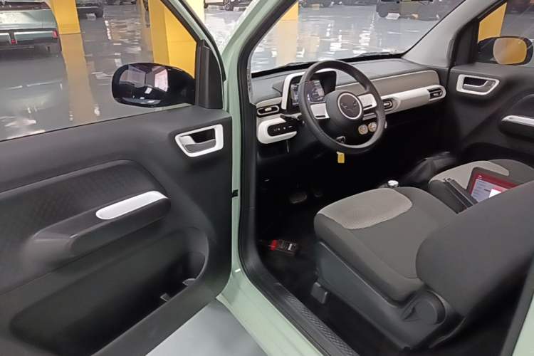 Used Wuling Hongguang MINIEV 2024 3rd Generation 215km Youth Edition Driver Seat