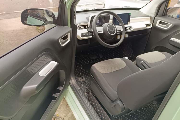 Used Wuling Hongguang MINIEV 2024 3rd Generation 215km Advanced Version Driver Seat