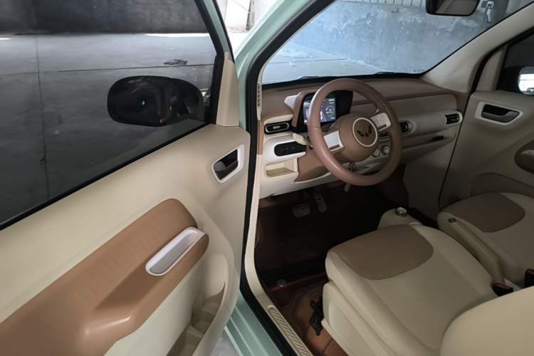 Used Wuling Hongguang MINIEV 2024 3rd Generation 215km Youth Edition Driver Seat